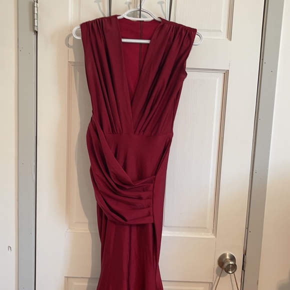 Jessica Angel. Maroon Bridesmaid Gown. Mermaid bottom. Worn once. - Picture 4 of 5